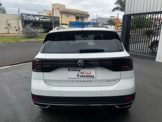 VOLKSWAGEN-T-CROSS-1.4 250 TSI TOTAL FLEX HIGHLINE AUTOMÁTICO VOLKSWAGEN-T-CROSS-2024