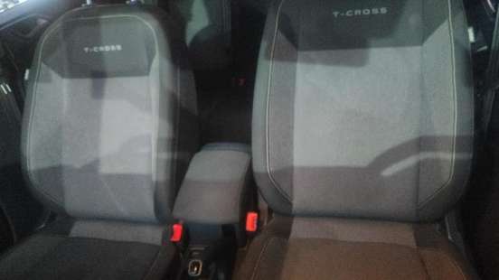 VOLKSWAGEN-T-CROSS-2024