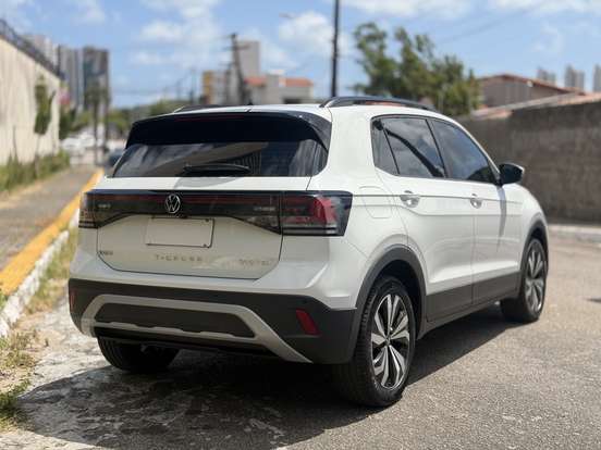 VOLKSWAGEN-T-CROSS-2025
