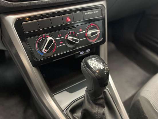 VOLKSWAGEN-T-CROSS-2025