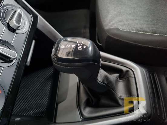 VOLKSWAGEN-T-CROSS-2024