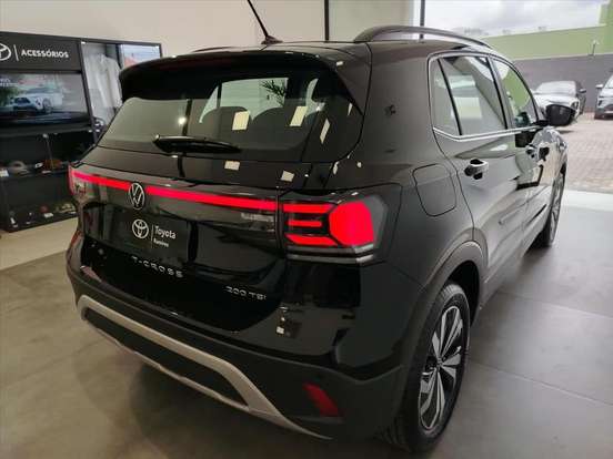 VOLKSWAGEN-T-CROSS-2025