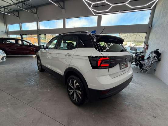 VOLKSWAGEN-T-CROSS-2022