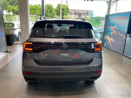 VOLKSWAGEN-T-CROSS-1.0 200 TSI TOTAL FLEX AUTOMÁTICO VOLKSWAGEN-T-CROSS-2023