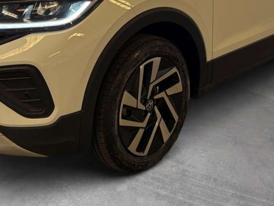 VOLKSWAGEN-T-CROSS-2024