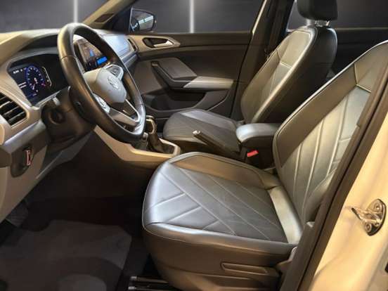 VOLKSWAGEN-T-CROSS-2024