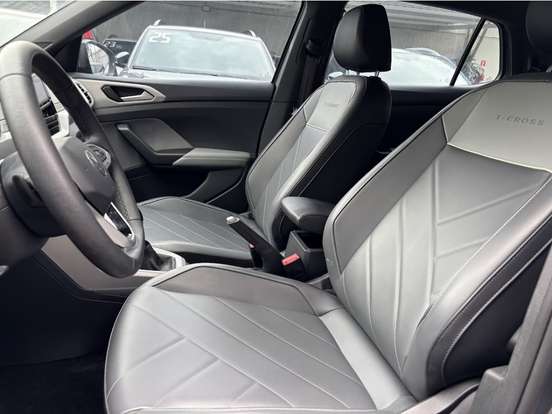 VOLKSWAGEN-T-CROSS-2025