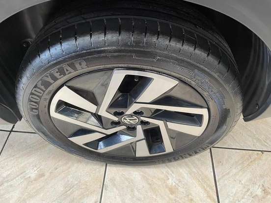 VOLKSWAGEN-T-CROSS-1.0 200 TSI TOTAL FLEX COMFORTLINE AUTOMÁTICO VOLKSWAGEN-T-CROSS-2024