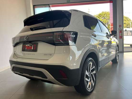 VOLKSWAGEN-T-CROSS-2024