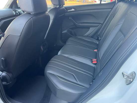 VOLKSWAGEN-T-CROSS-2024