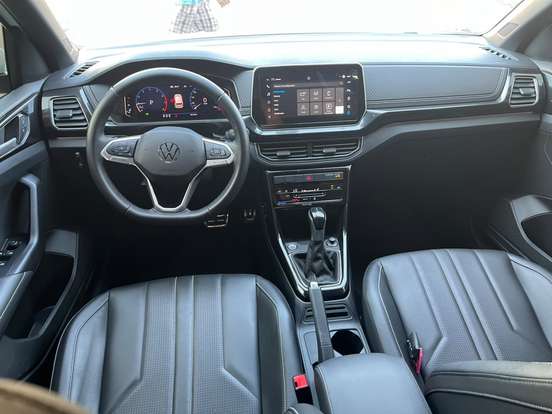 VOLKSWAGEN-T-CROSS-2024