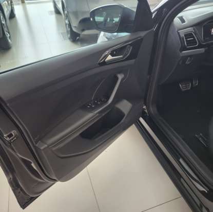 VOLKSWAGEN-T-CROSS-2025