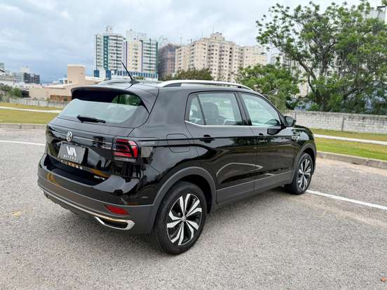 VOLKSWAGEN-T-CROSS-2021