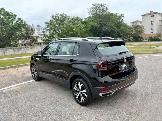 VOLKSWAGEN-T-CROSS-2021