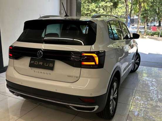 VOLKSWAGEN-T-CROSS-1.4 250 TSI TOTAL FLEX HIGHLINE AUTOMÁTICO VOLKSWAGEN-T-CROSS-2024
