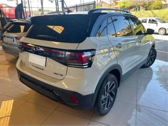 VOLKSWAGEN-T-CROSS-2024