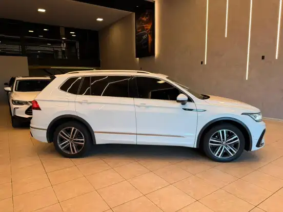 VOLKSWAGEN-TIGUAN-2.0 300 TSI GASOLINA ALLSPACE R-LINE AUTOMÁTICO VOLKSWAGEN-TIGUAN-2023