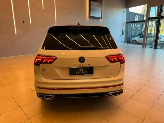 VOLKSWAGEN-TIGUAN-2.0 300 TSI GASOLINA ALLSPACE R-LINE AUTOMÁTICO VOLKSWAGEN-TIGUAN-2023