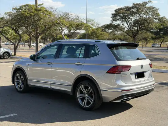 VOLKSWAGEN-TIGUAN-2020