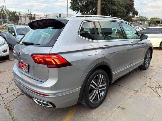 VOLKSWAGEN-TIGUAN-2023