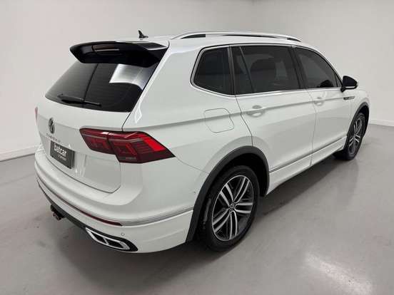 VOLKSWAGEN-TIGUAN-2024