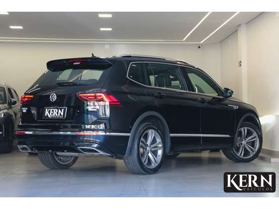 VOLKSWAGEN-TIGUAN-2019