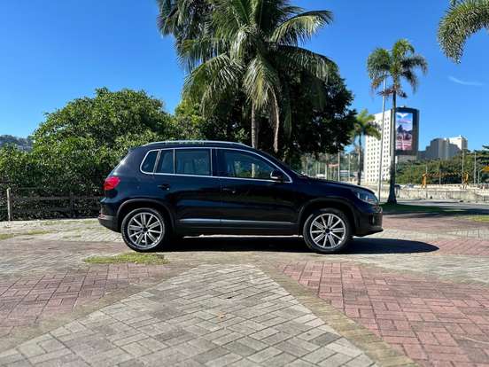 VOLKSWAGEN-TIGUAN-2013