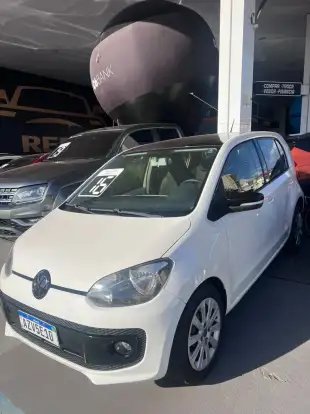 VOLKSWAGEN-UP-2015