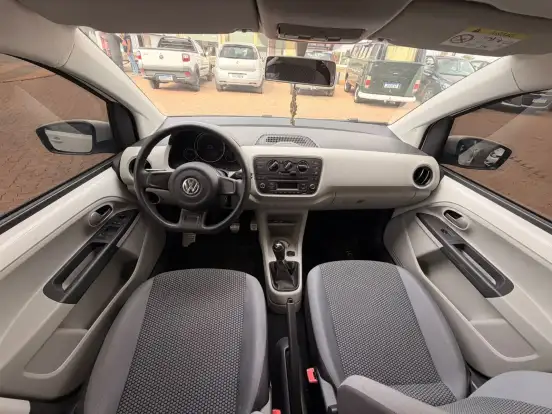 VOLKSWAGEN-UP-2015