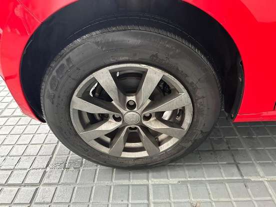 VOLKSWAGEN-UP-2014