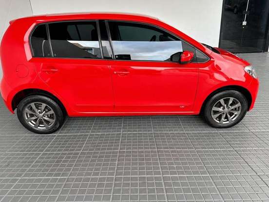 VOLKSWAGEN-UP-2014
