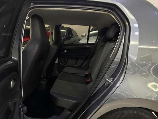VOLKSWAGEN-UP-2016