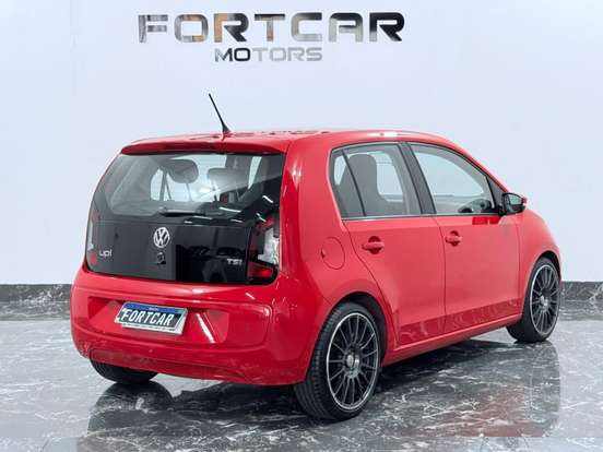 VOLKSWAGEN-UP-2015