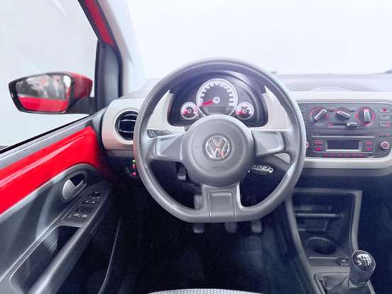 VOLKSWAGEN-UP-2015