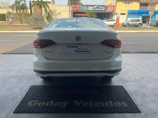 VOLKSWAGEN-VIRTUS-1.0 200 TSI COMFORTLINE AUTOMÁTICO VOLKSWAGEN-VIRTUS-2018