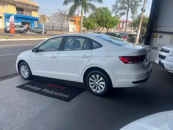 VOLKSWAGEN-VIRTUS-2018