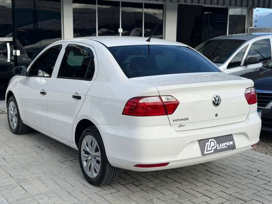 VOLKSWAGEN-VOYAGE-1.0 12V MPI TOTALFLEX 4P MANUAL VOLKSWAGEN-VOYAGE-2022