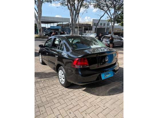 VOLKSWAGEN-VOYAGE-2011
