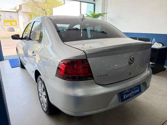 VOLKSWAGEN-VOYAGE-2012