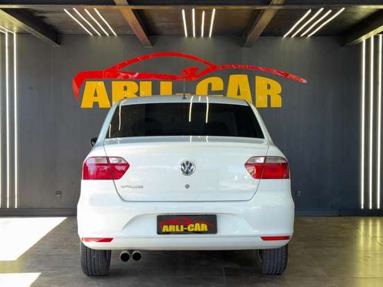 VOLKSWAGEN-VOYAGE-2014