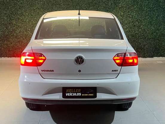 VOLKSWAGEN-VOYAGE-2014