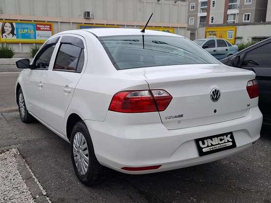 VOLKSWAGEN-VOYAGE-2013