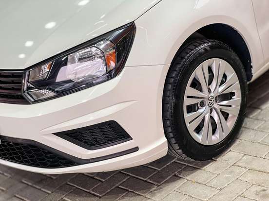 VOLKSWAGEN-VOYAGE-2019