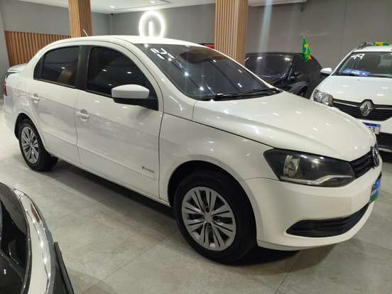 VOLKSWAGEN-VOYAGE-2013