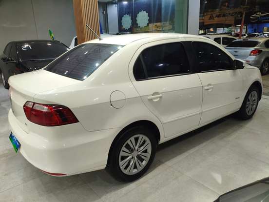 VOLKSWAGEN-VOYAGE-1.6 MI 8V FLEX 4P MANUAL VOLKSWAGEN-VOYAGE-2013