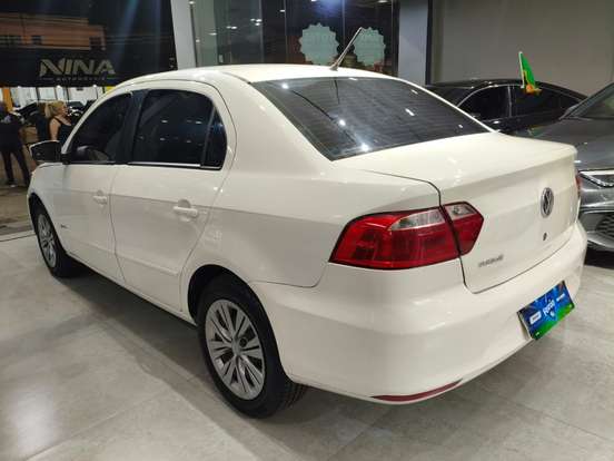 VOLKSWAGEN-VOYAGE-2013