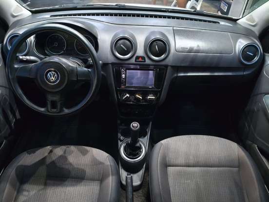 VOLKSWAGEN-VOYAGE-2013