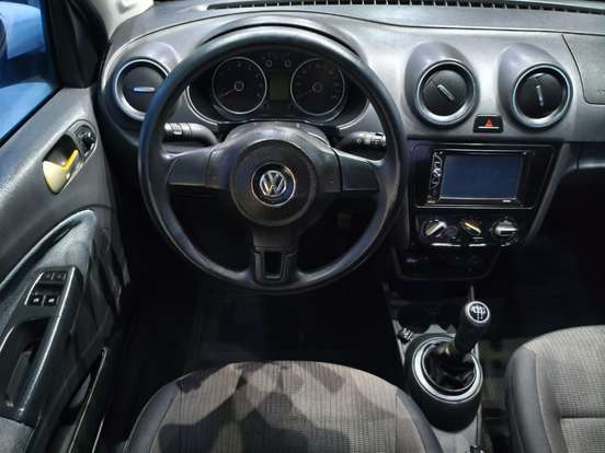 VOLKSWAGEN-VOYAGE-2013