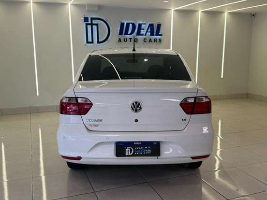 VOLKSWAGEN-VOYAGE-2013
