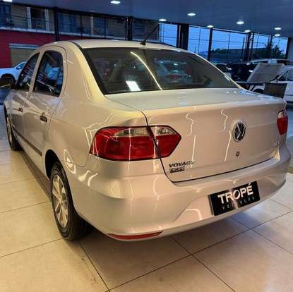 VOLKSWAGEN-VOYAGE-2014
